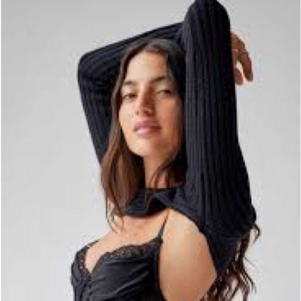 urban outfitters shrug